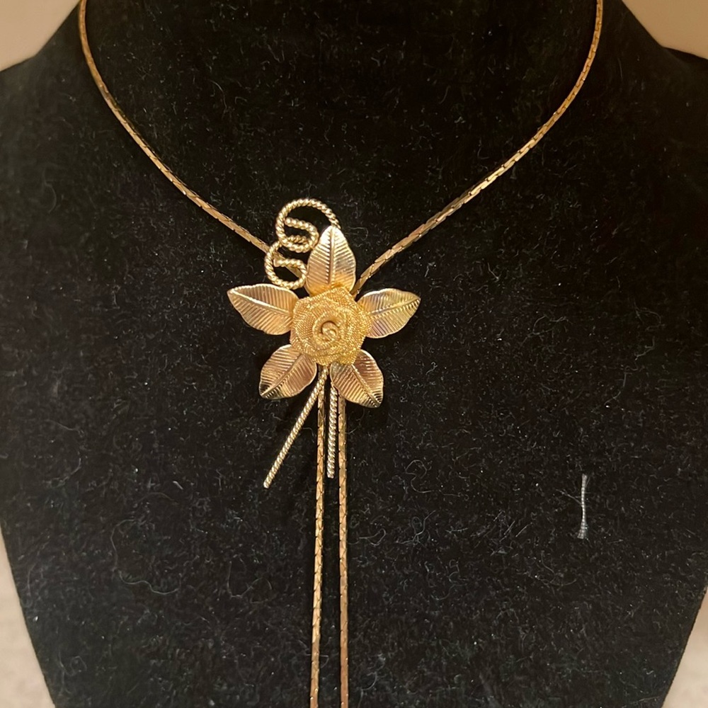 Gold flower necklace